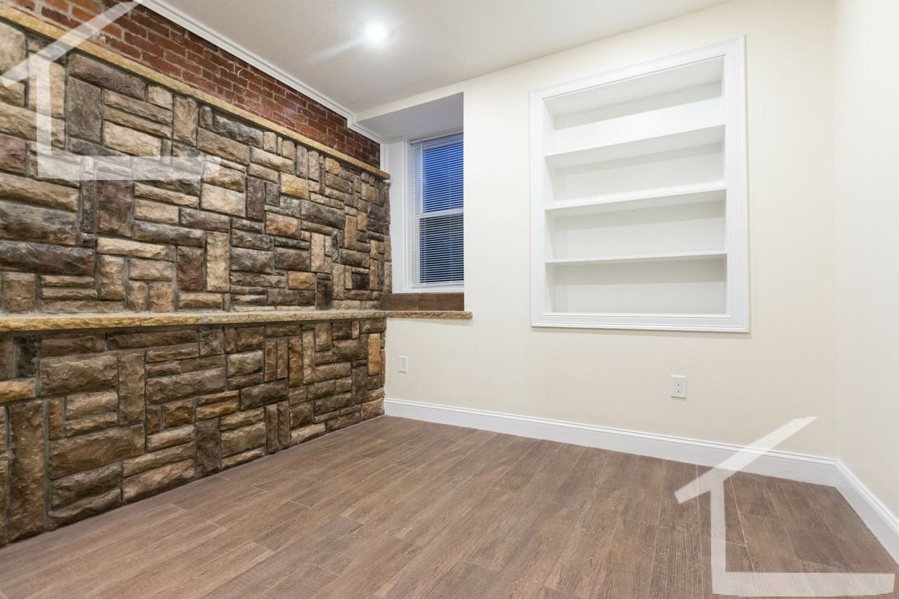 1622 Beacon St - Photo 7 of 13