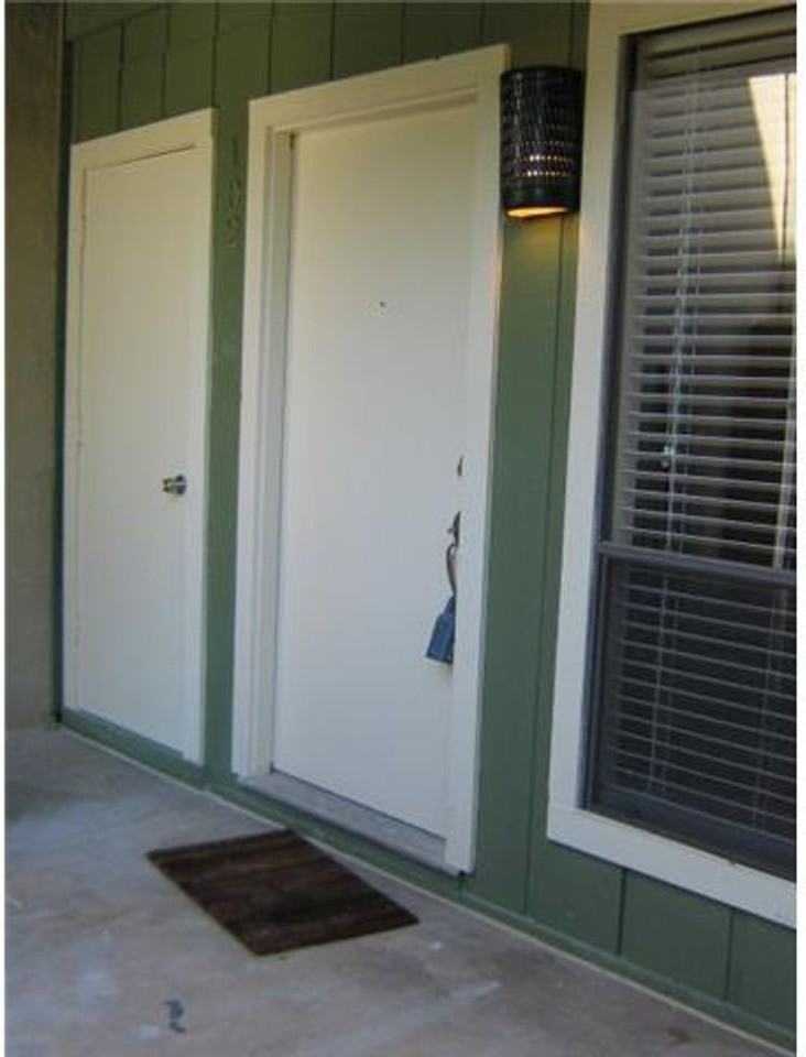 1509 W 39th 1/2 St - Photo 2 of 6