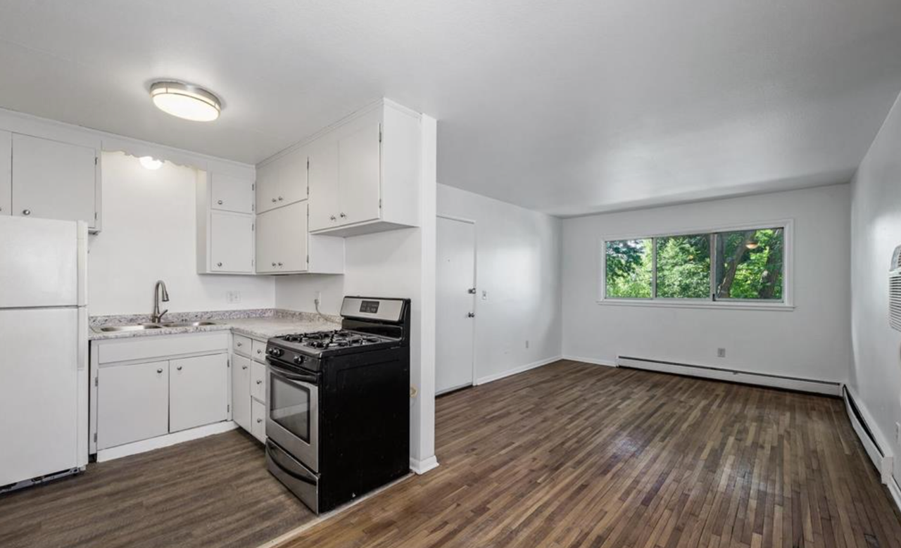 2818 East 31st Street - Photo 2 of 20