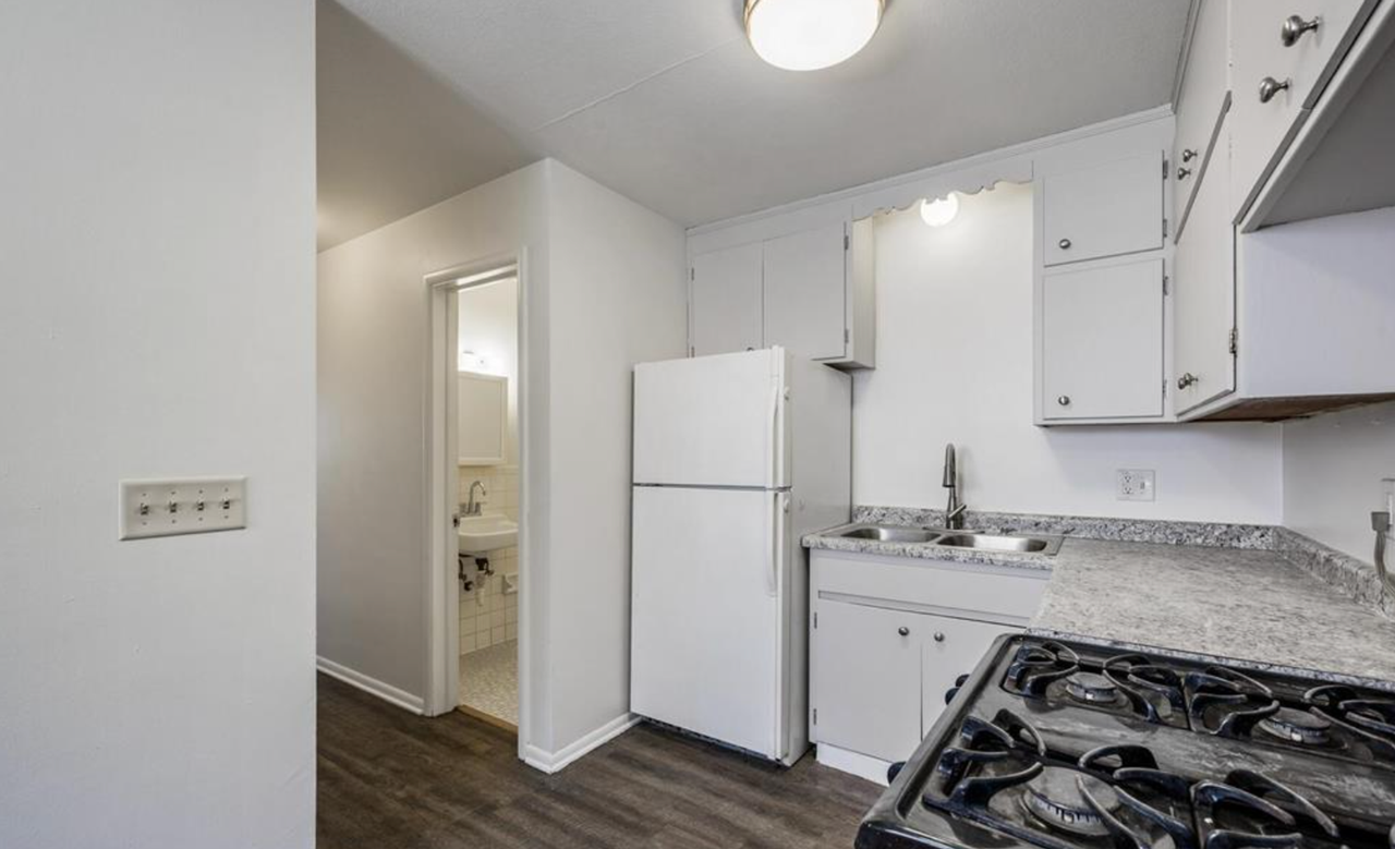 2818 East 31st Street - Photo 3 of 20