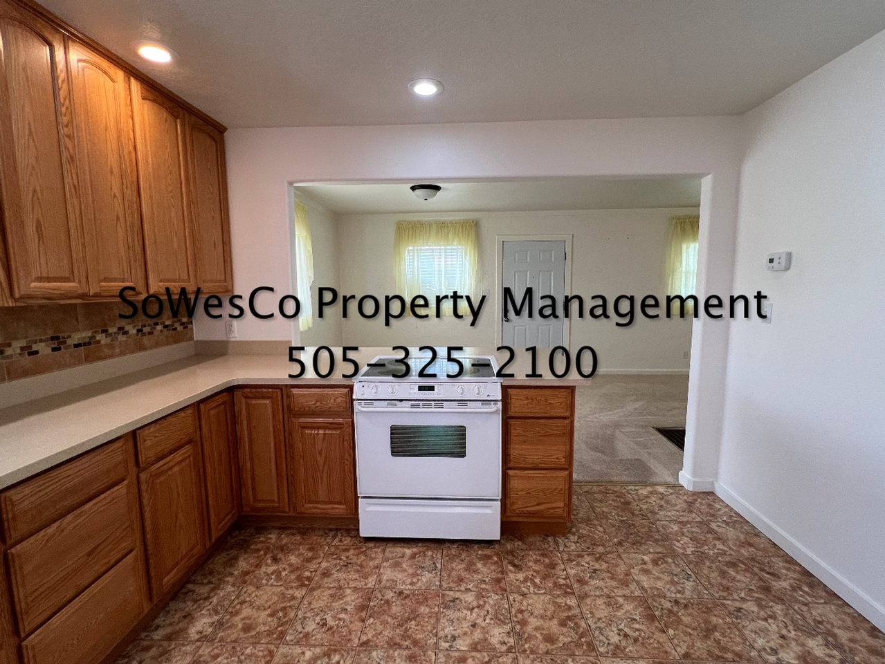 806 Mccoy Ave - Photo 5 of 13
