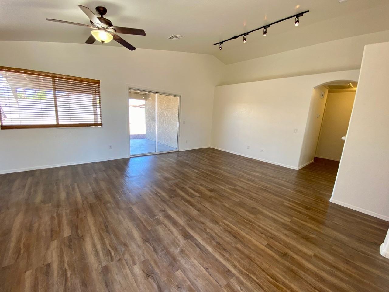 16198 West Washington Street - Photo 2 of 32