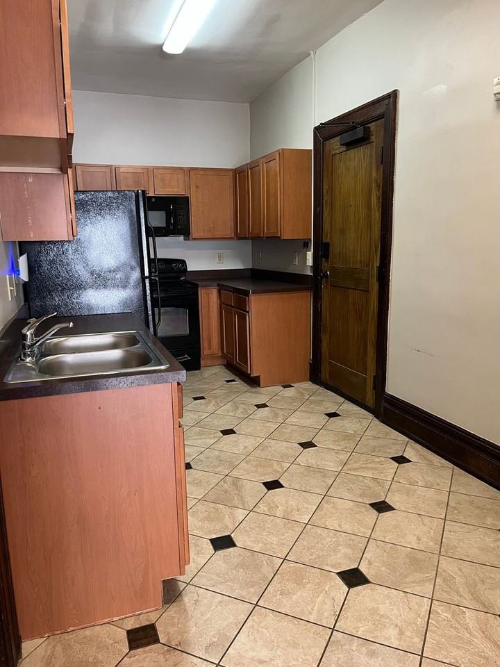 1207 North High Street - Photo 7 of 18