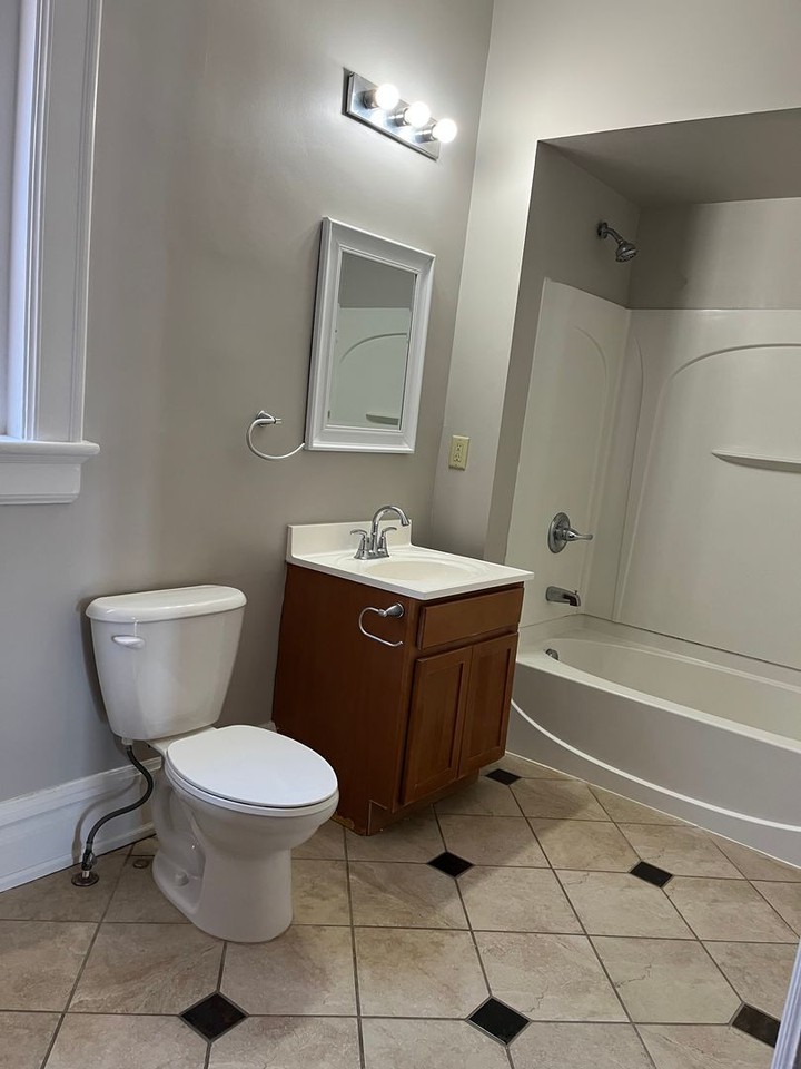 1207 North High Street - Photo 7 of 21