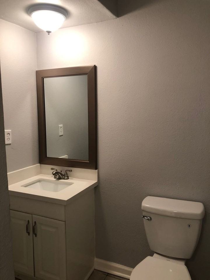 503 Willow Ave - Photo 2 of 18