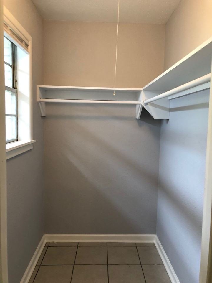 503 Willow Ave - Photo 3 of 18