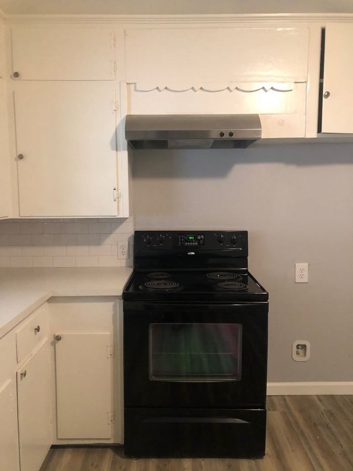 503 Willow Ave - Photo 6 of 18