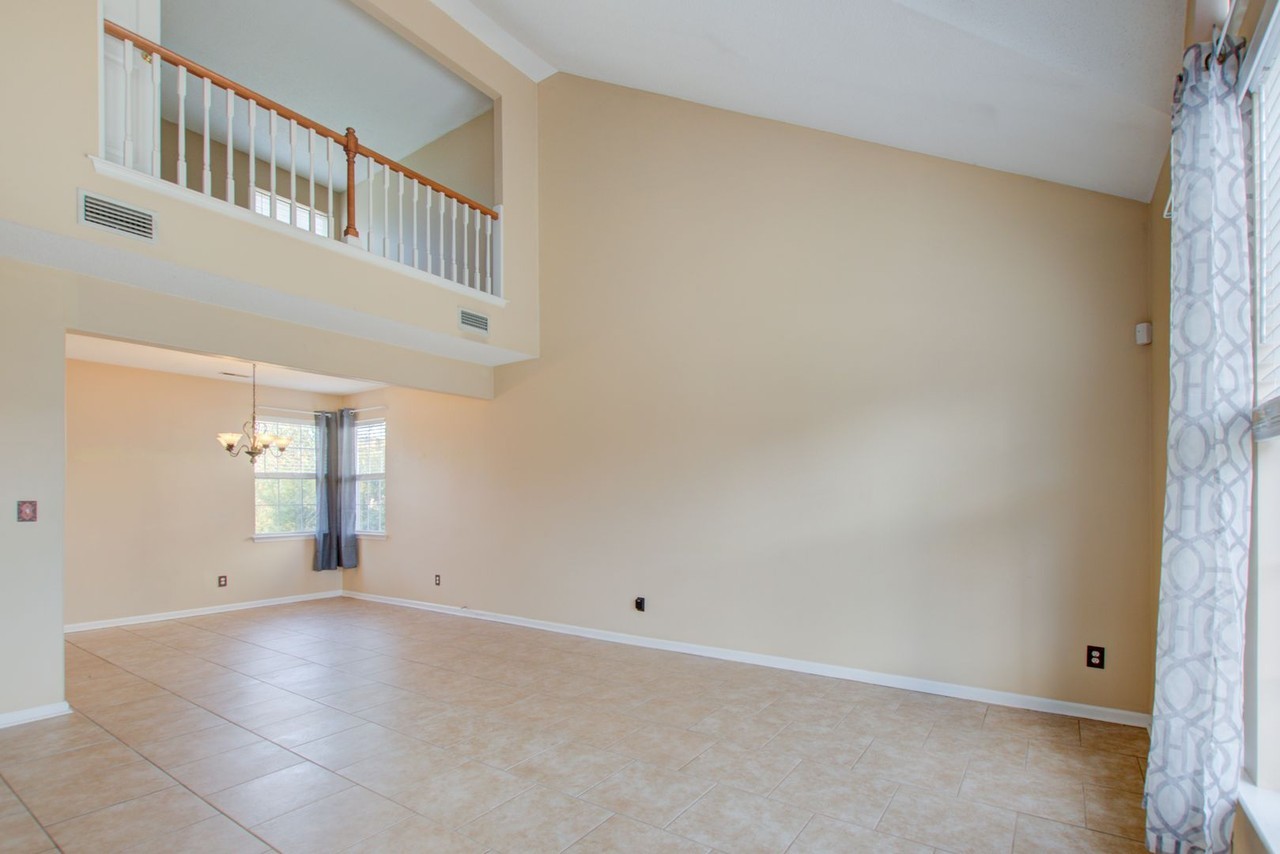 504 Oak Lake Ter - Photo 4 of 47