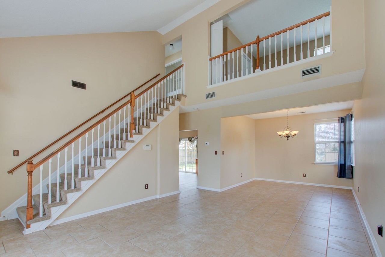 504 Oak Lake Ter - Photo 5 of 47