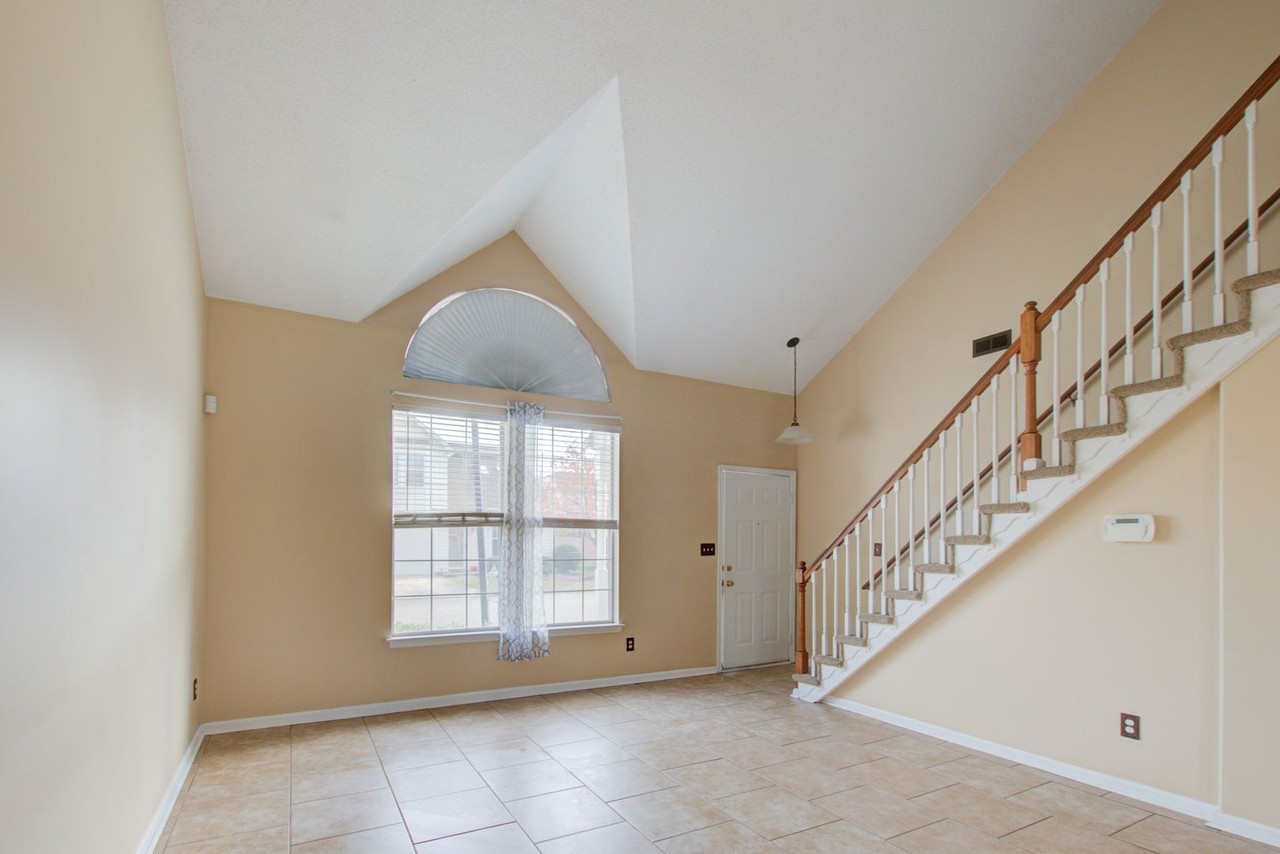 504 Oak Lake Ter - Photo 6 of 47
