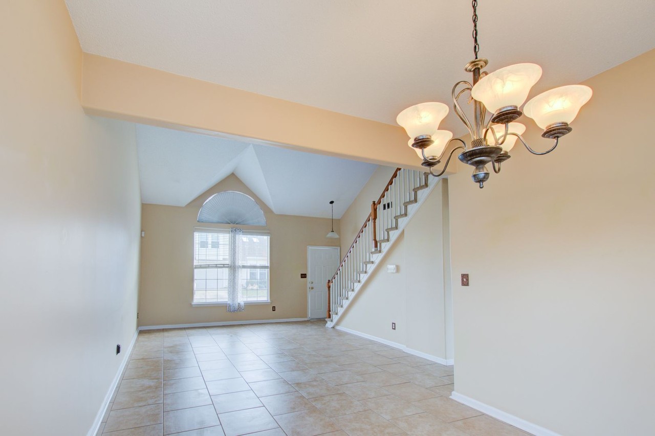 504 Oak Lake Ter - Photo 7 of 47