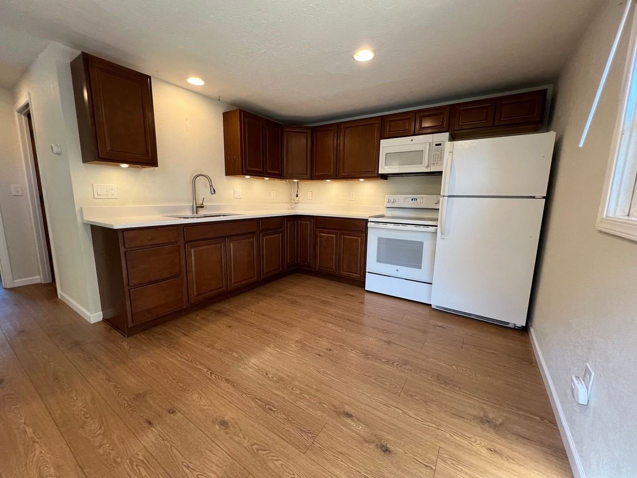 191 Liberty St - Photo 6 of 8