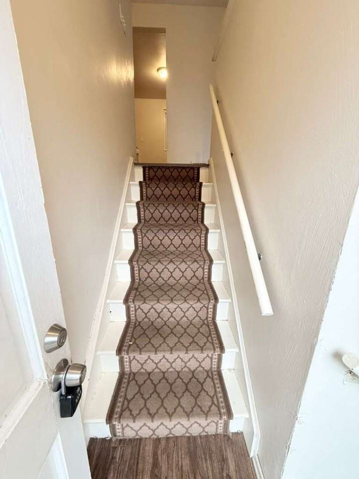 2520 Hill St - Photo 3 of 19