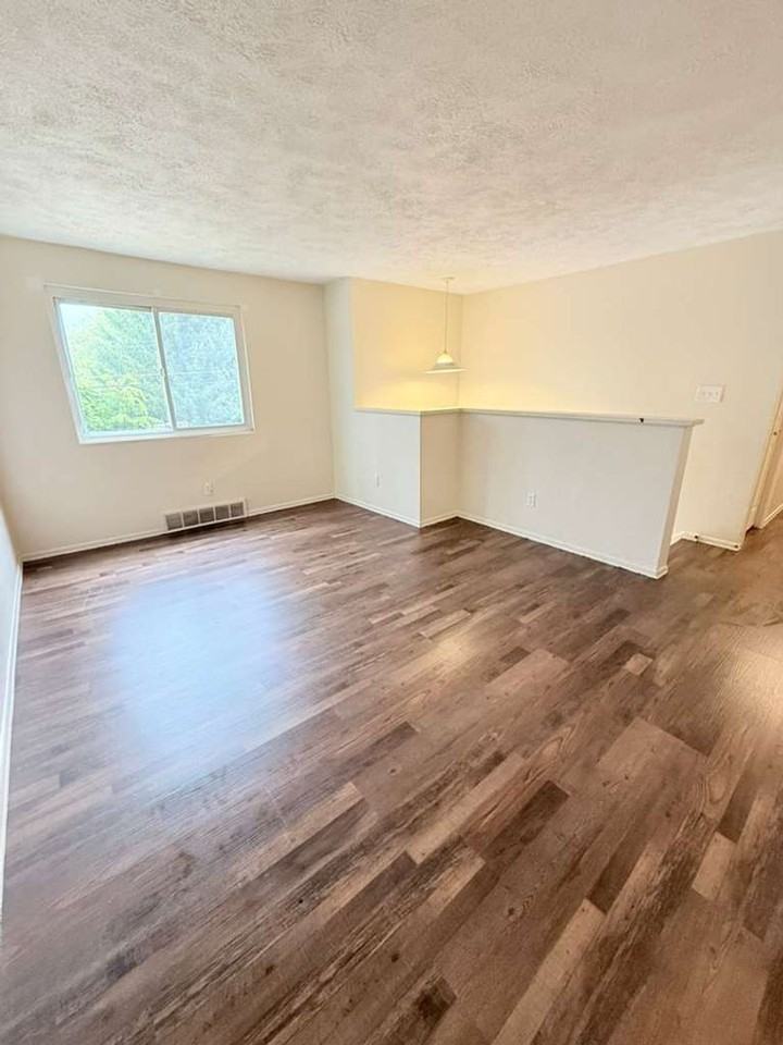 2520 Hill St - Photo 6 of 19