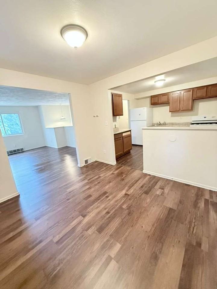 2520 Hill St - Photo 7 of 19