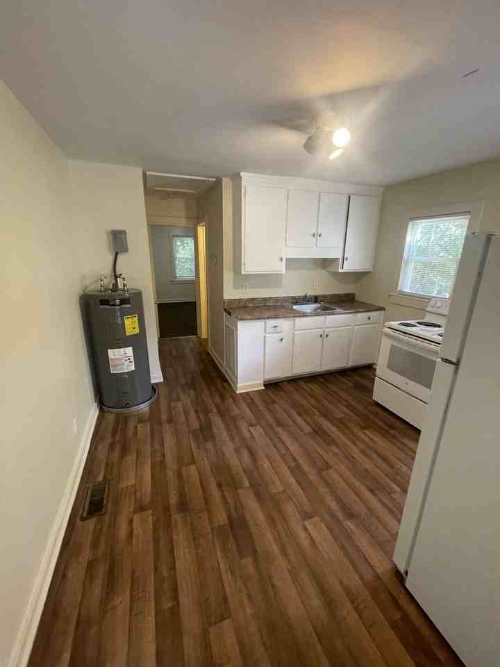 715 Cumberland St - Photo 3 of 10