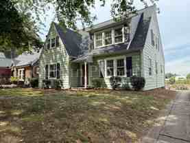 2105 Queen St - Photo 1 of 1