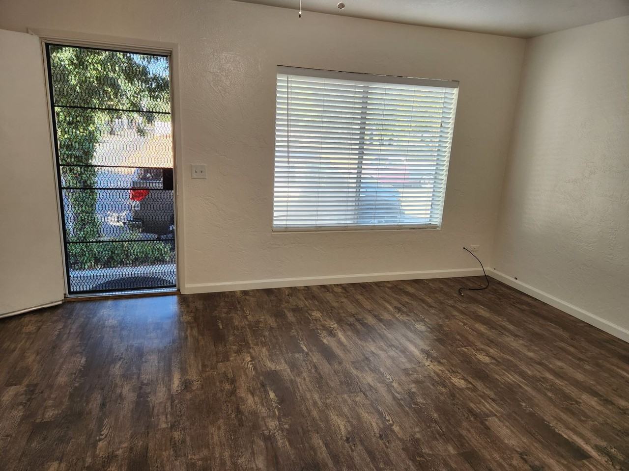 2503 Leland Ave - Photo 3 of 14