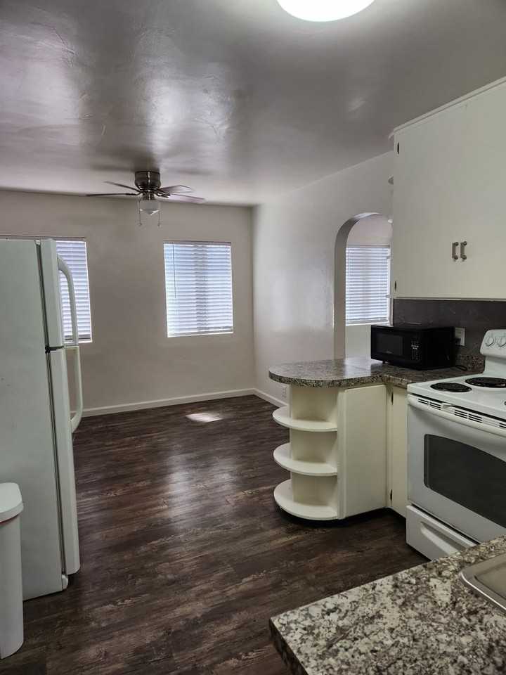 2503 Leland Ave - Photo 5 of 14