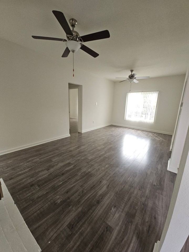 828 S Glendale Ave - Photo 3 of 6
