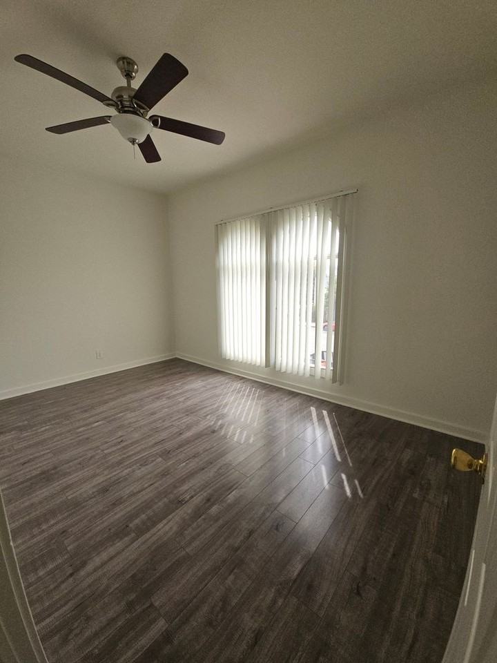 828 S Glendale Ave - Photo 5 of 6