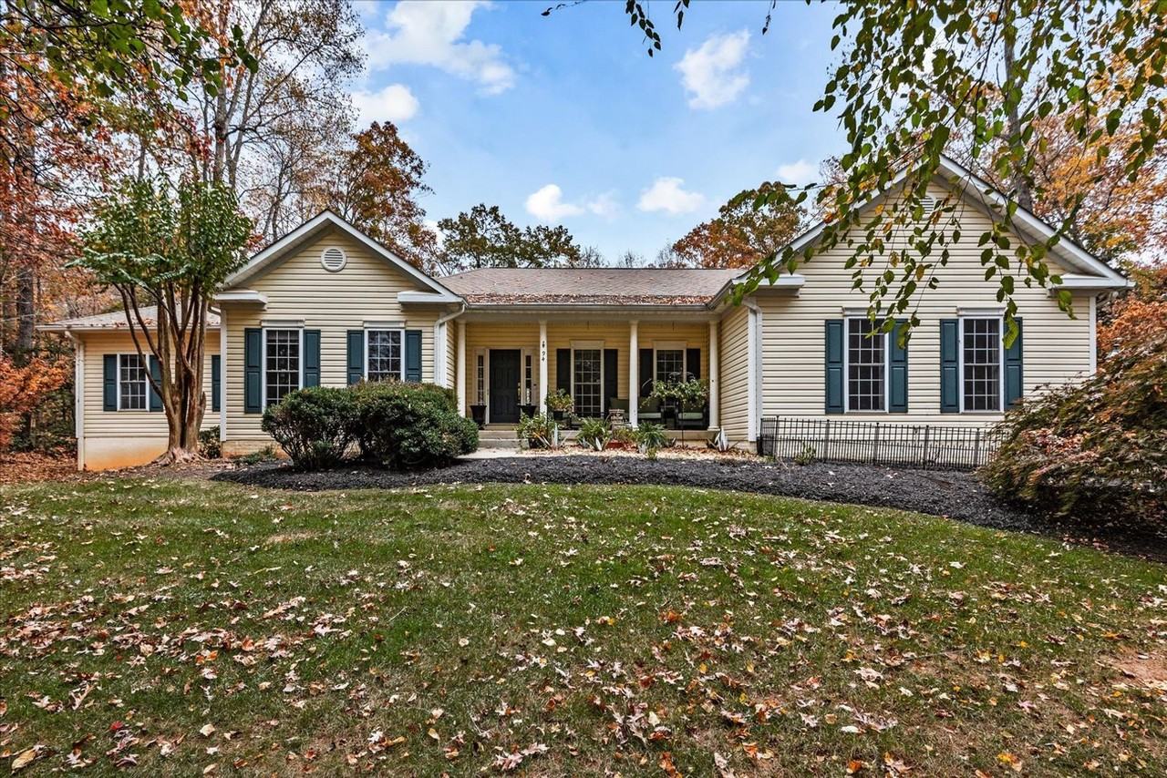 94 Cherry Hill Dr - Photo 4 of 50