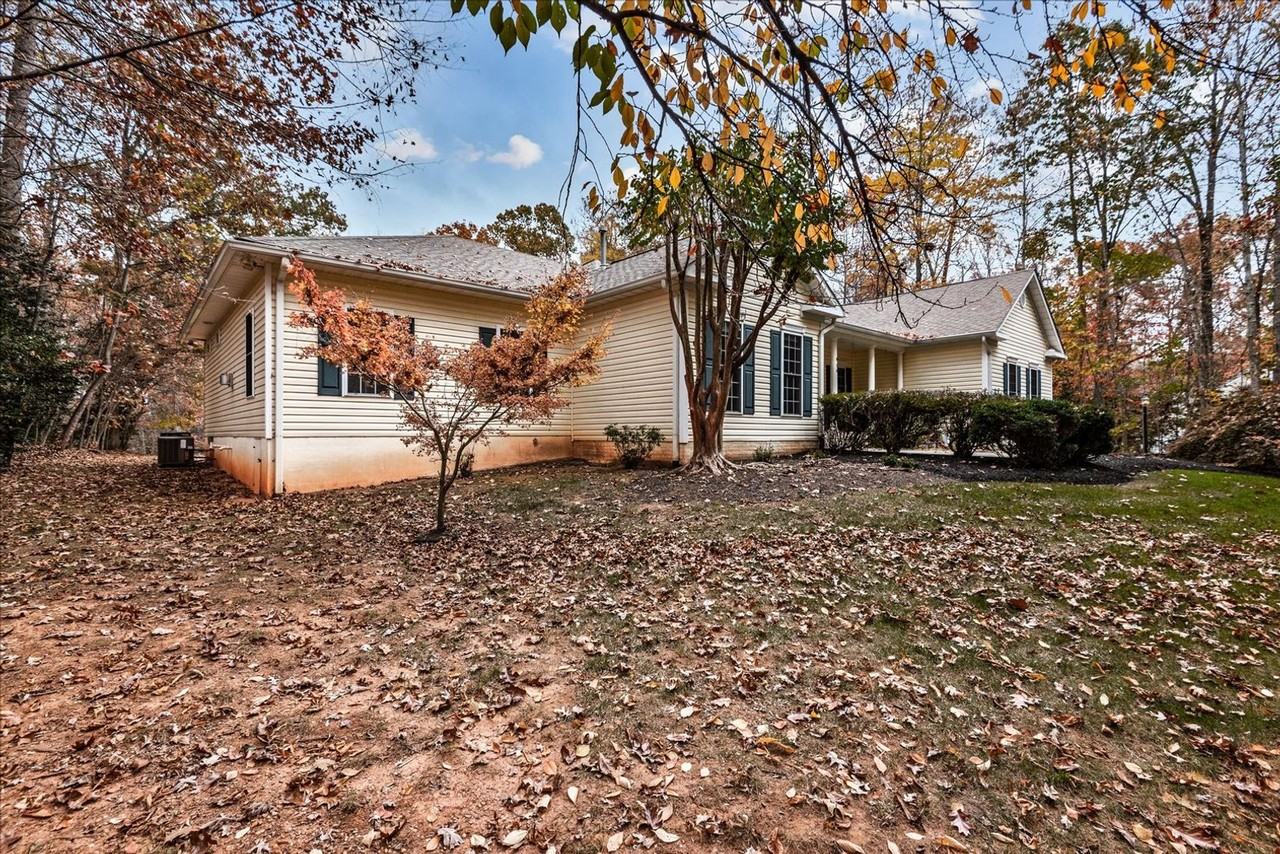 94 Cherry Hill Dr - Photo 6 of 50