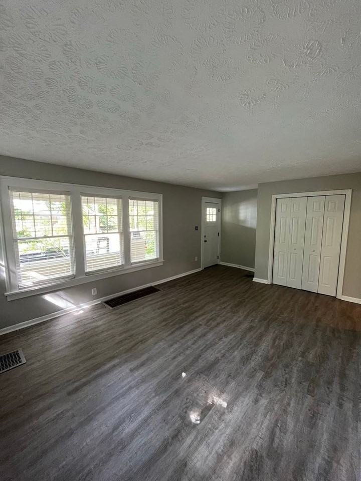11 E Kelso Rd - Photo 6 of 32