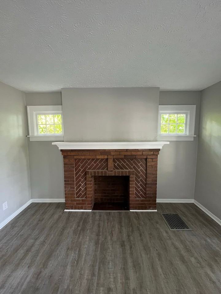11 E Kelso Rd - Photo 7 of 32