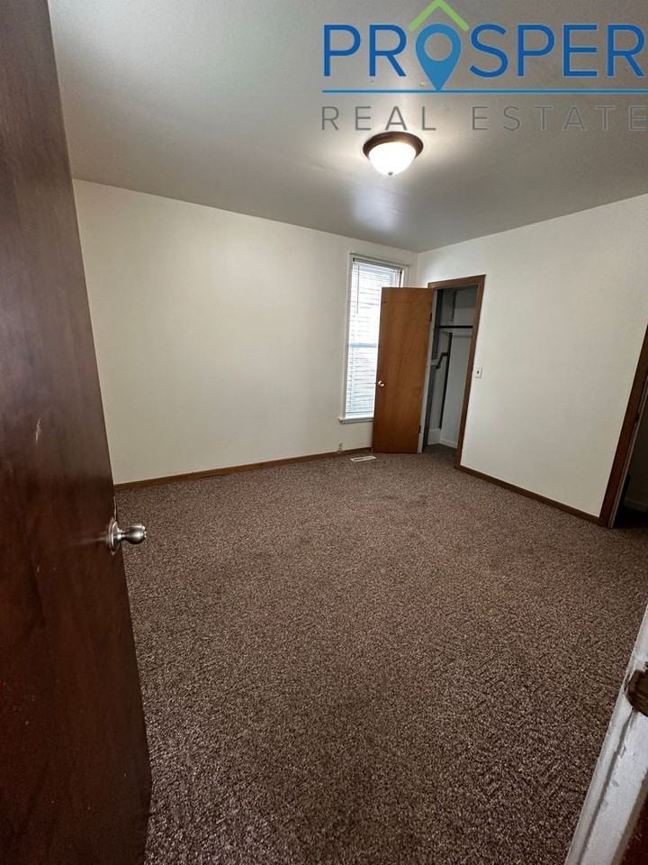 818 Water St - Photo 5 of 14