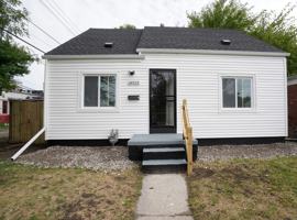 featured image of 18525 Mccormick St