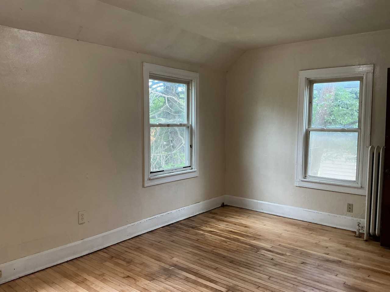 1820 N 40th St - Photo 3 of 10