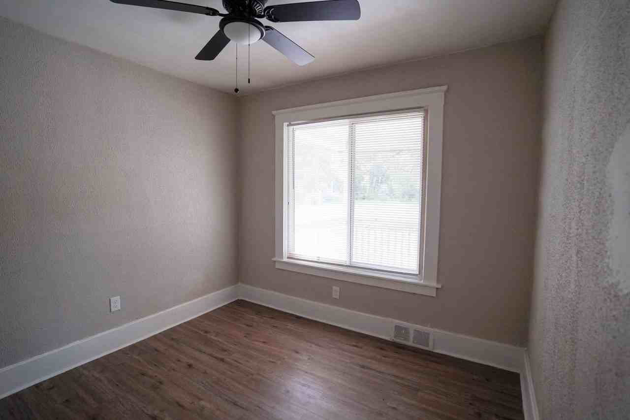 8193 Traverse St - Photo 4 of 7