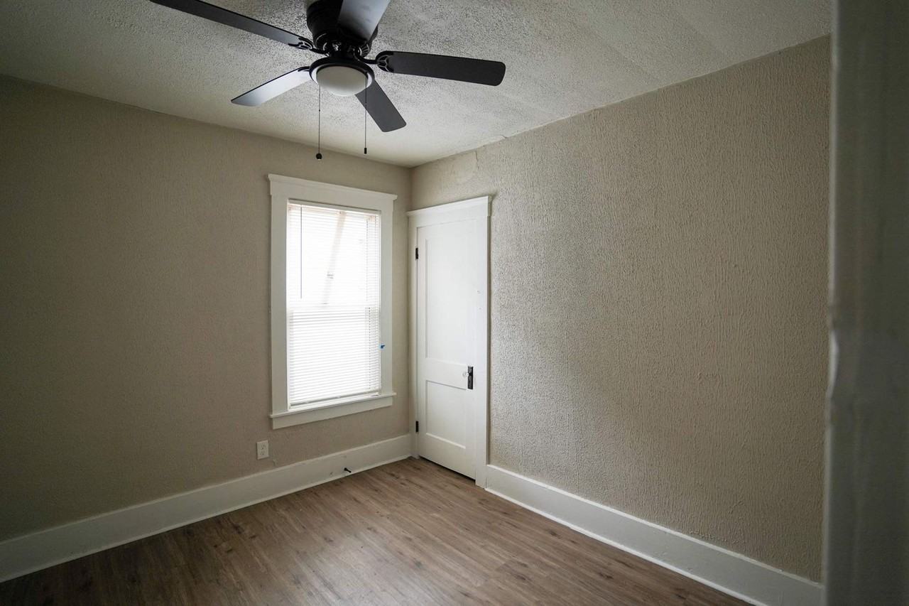 8193 Traverse St - Photo 5 of 7