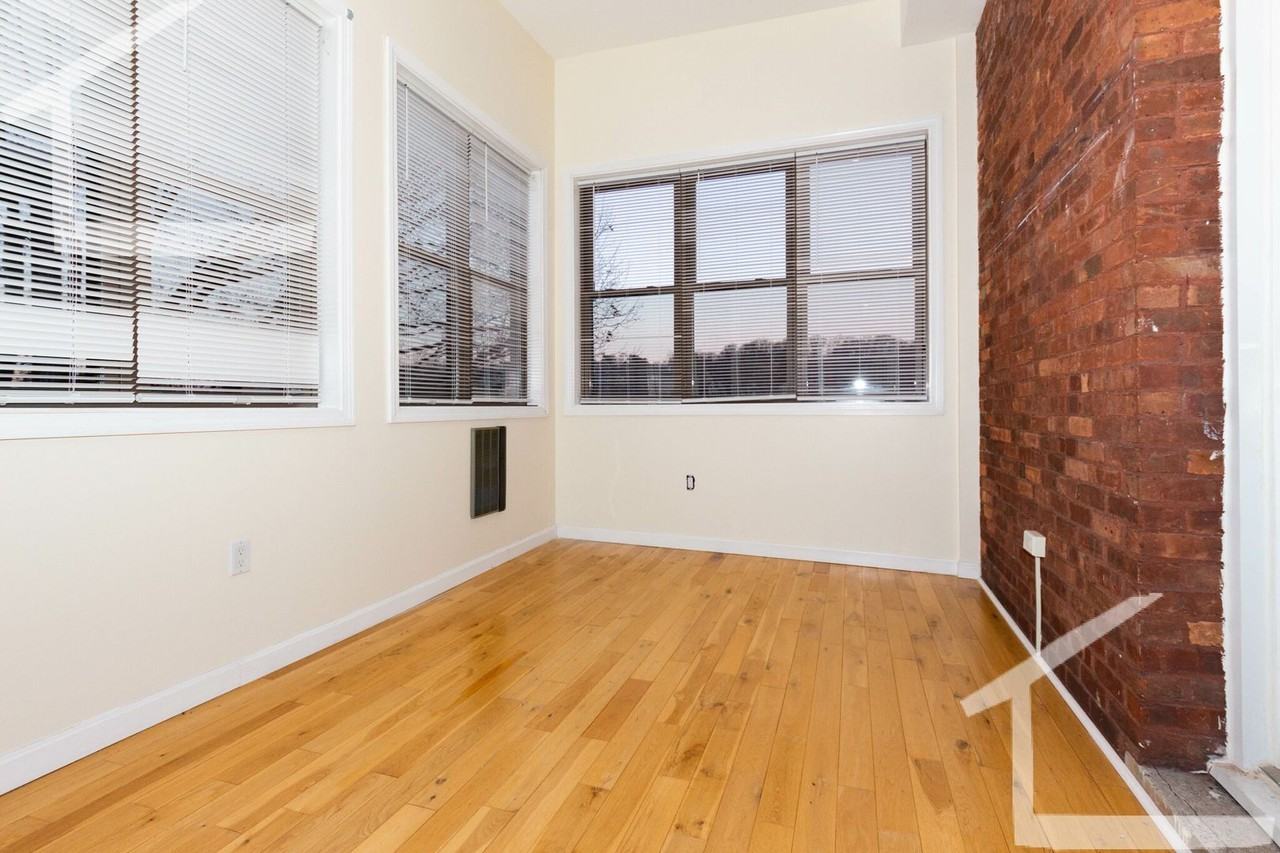 191 Winthrop Rd - Photo 6 of 9