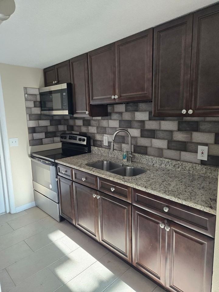 1503 Navajo Avenue - Photo 4 of 19