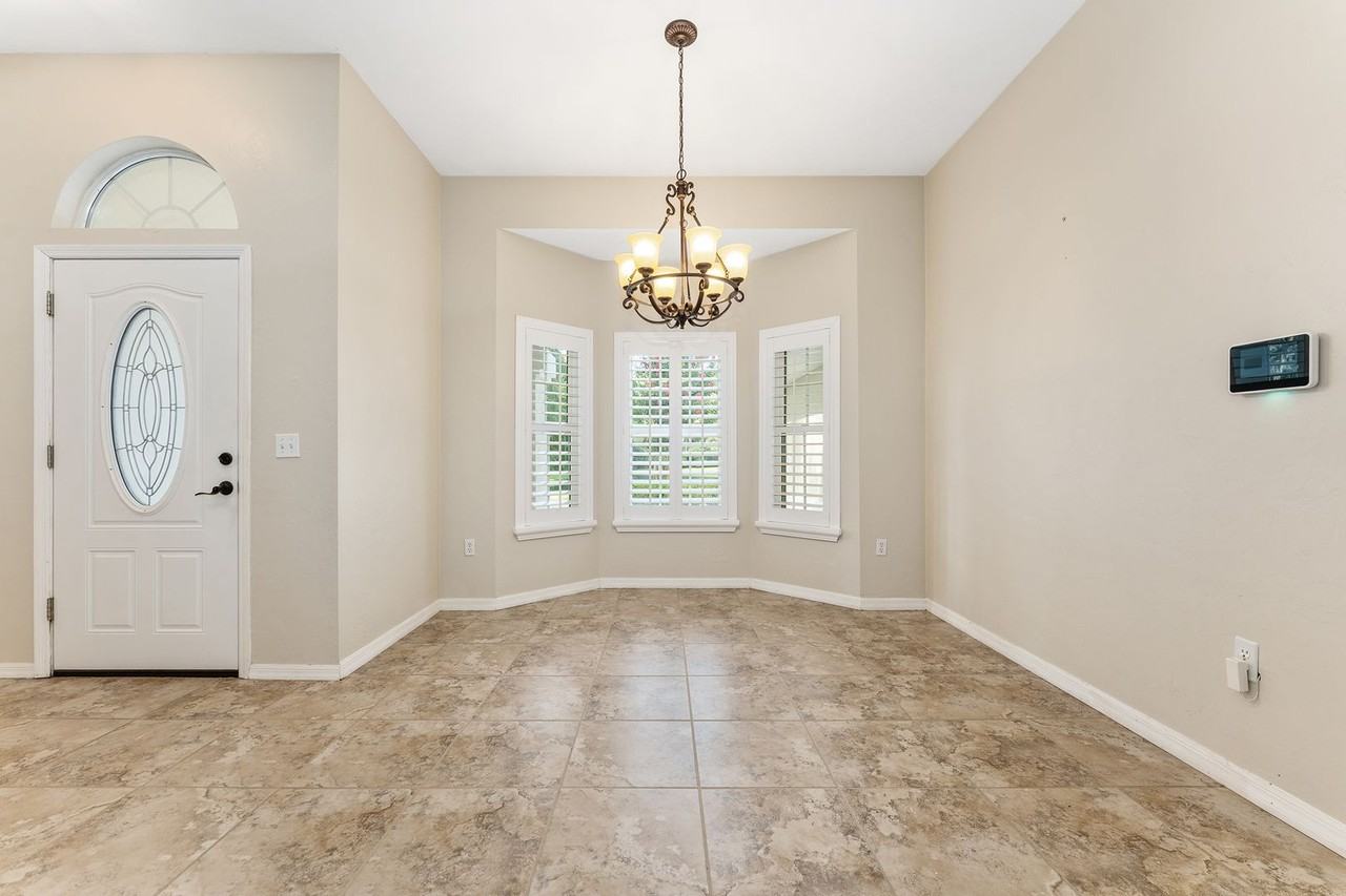 10106 Nw 13th Ave - Photo 3 of 35