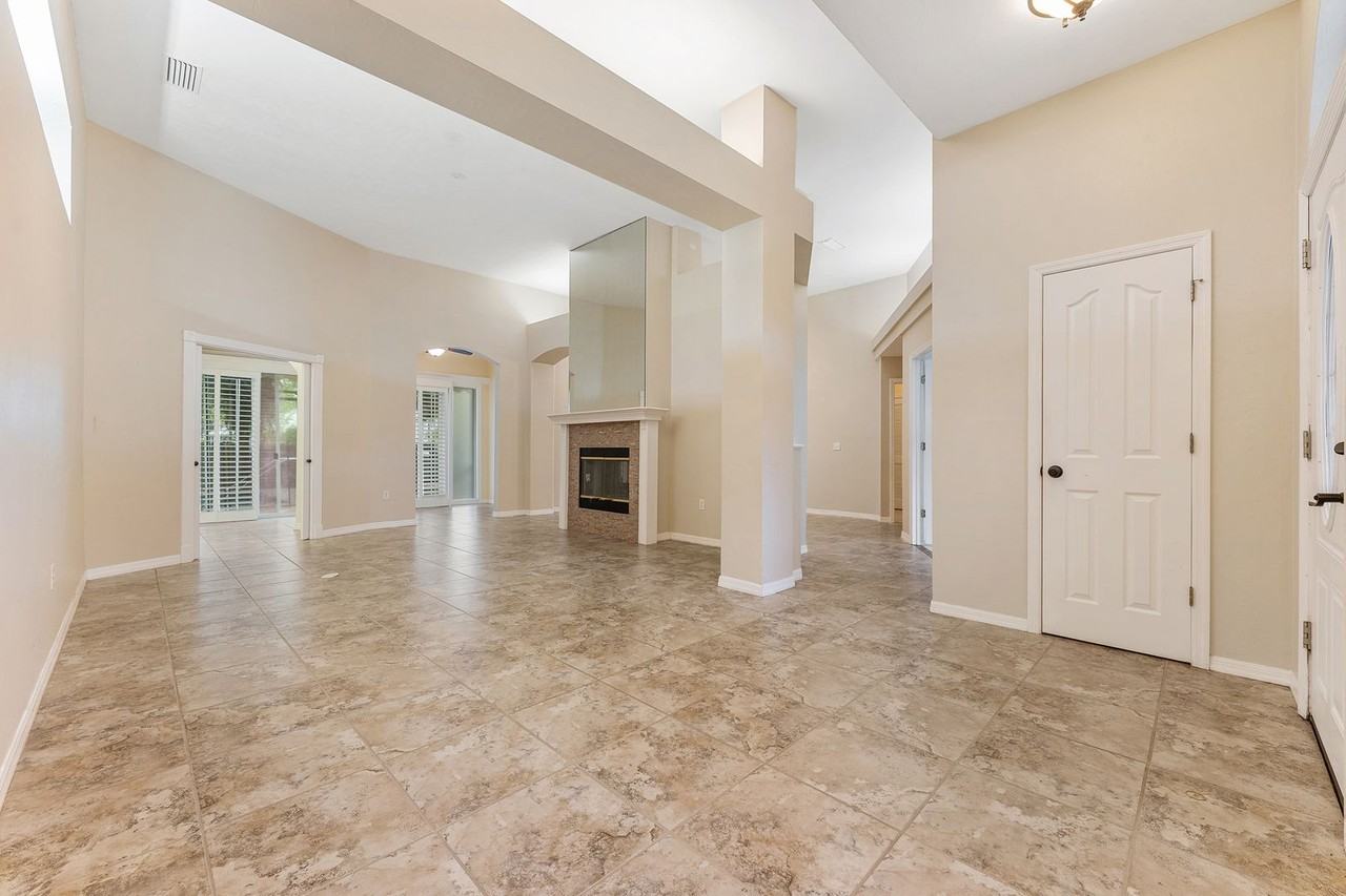 10106 Nw 13th Ave - Photo 5 of 35