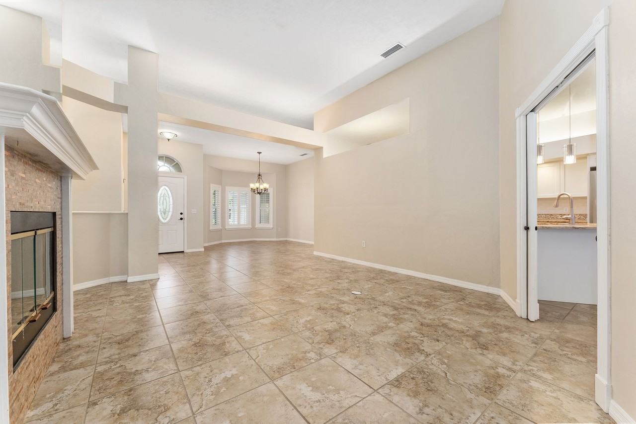 10106 Nw 13th Ave - Photo 6 of 35