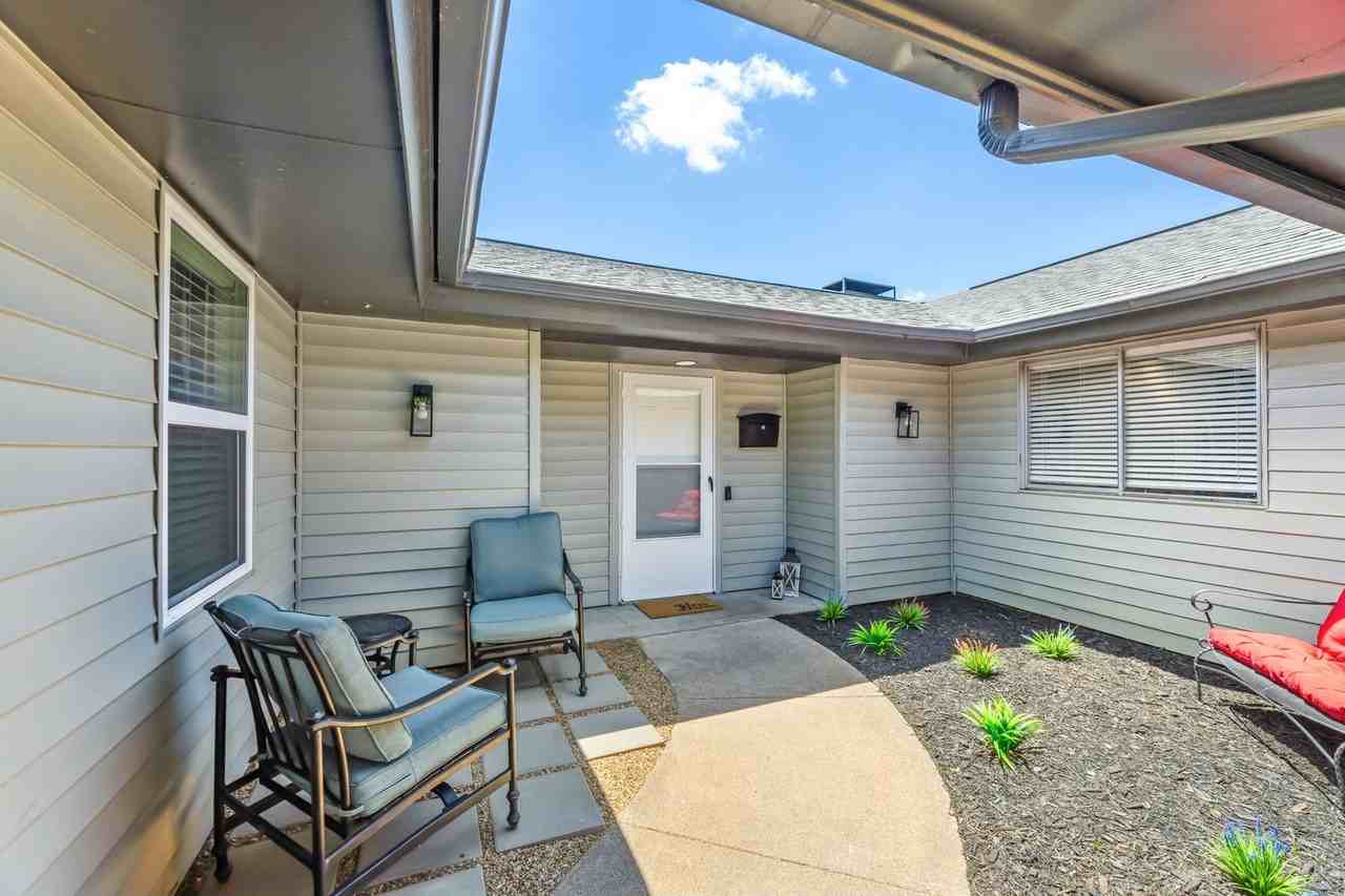 4349 Altamesa Blvd - Photo 3 of 44