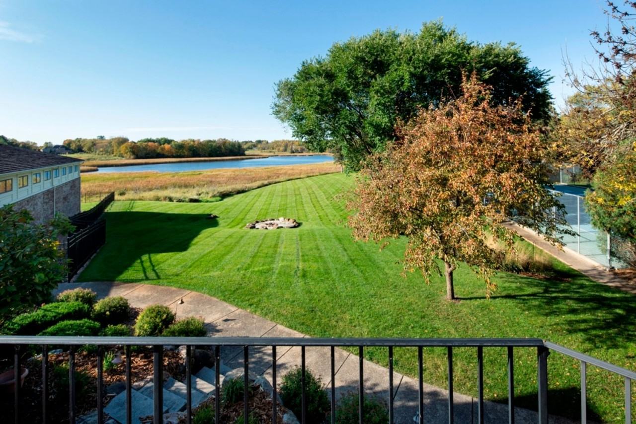 1215 Oakview Rd - Photo 2 of 47