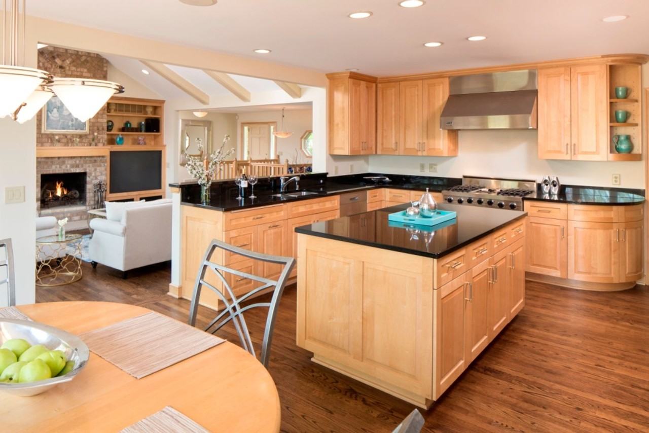 1215 Oakview Rd - Photo 4 of 47