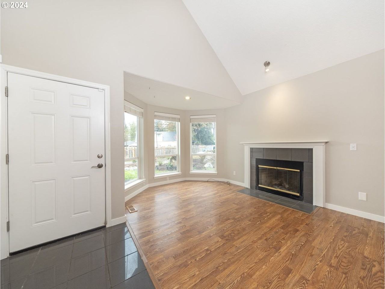 6120 Lynne Ct - Photo 3 of 31