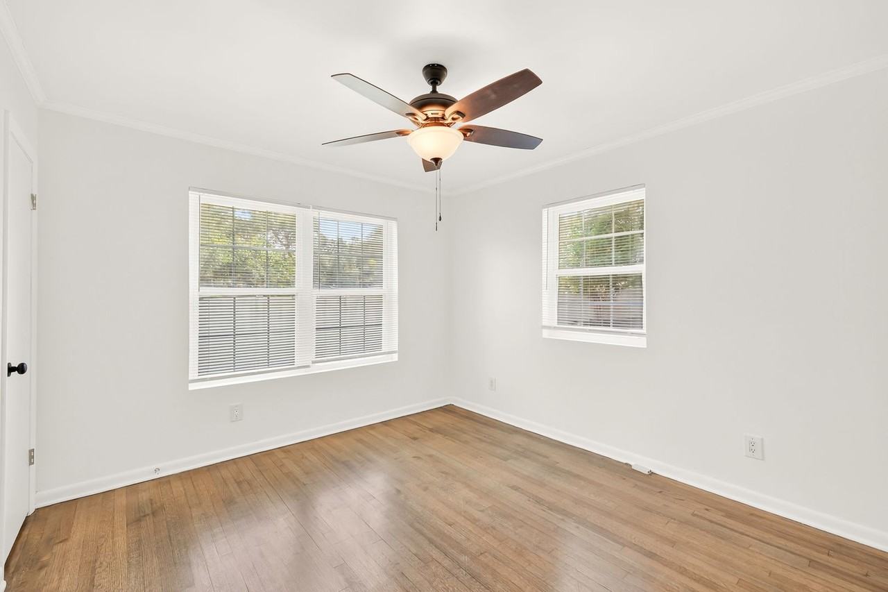 4214 Woodcrest Dr - Photo 2 of 14