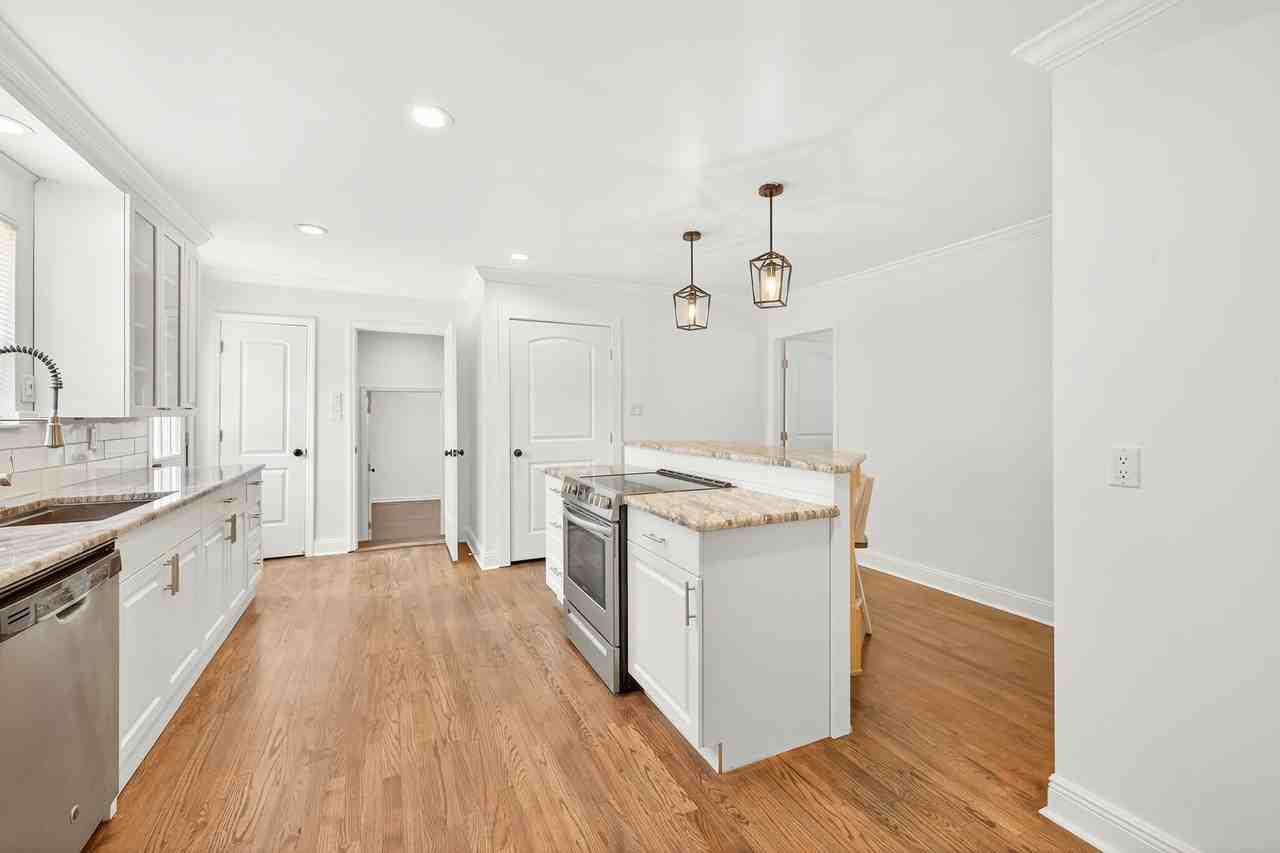 4214 Woodcrest Dr - Photo 6 of 14