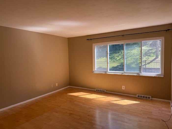 10233 Schuessler Rd - Photo 3 of 31