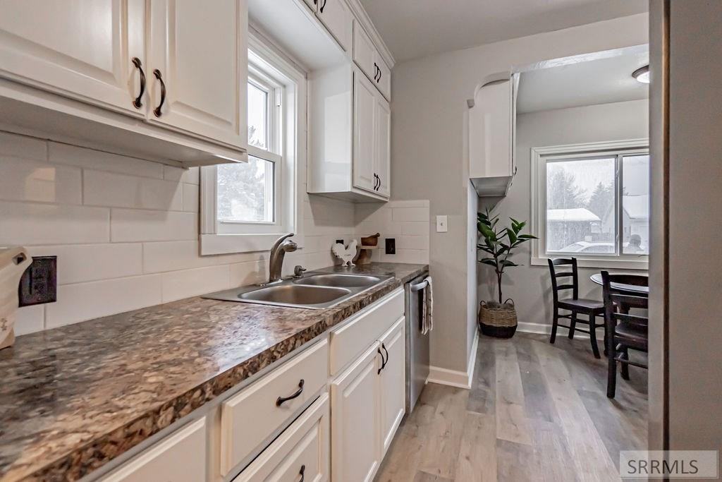 465 3rd St #NA - Photo 6 of 44