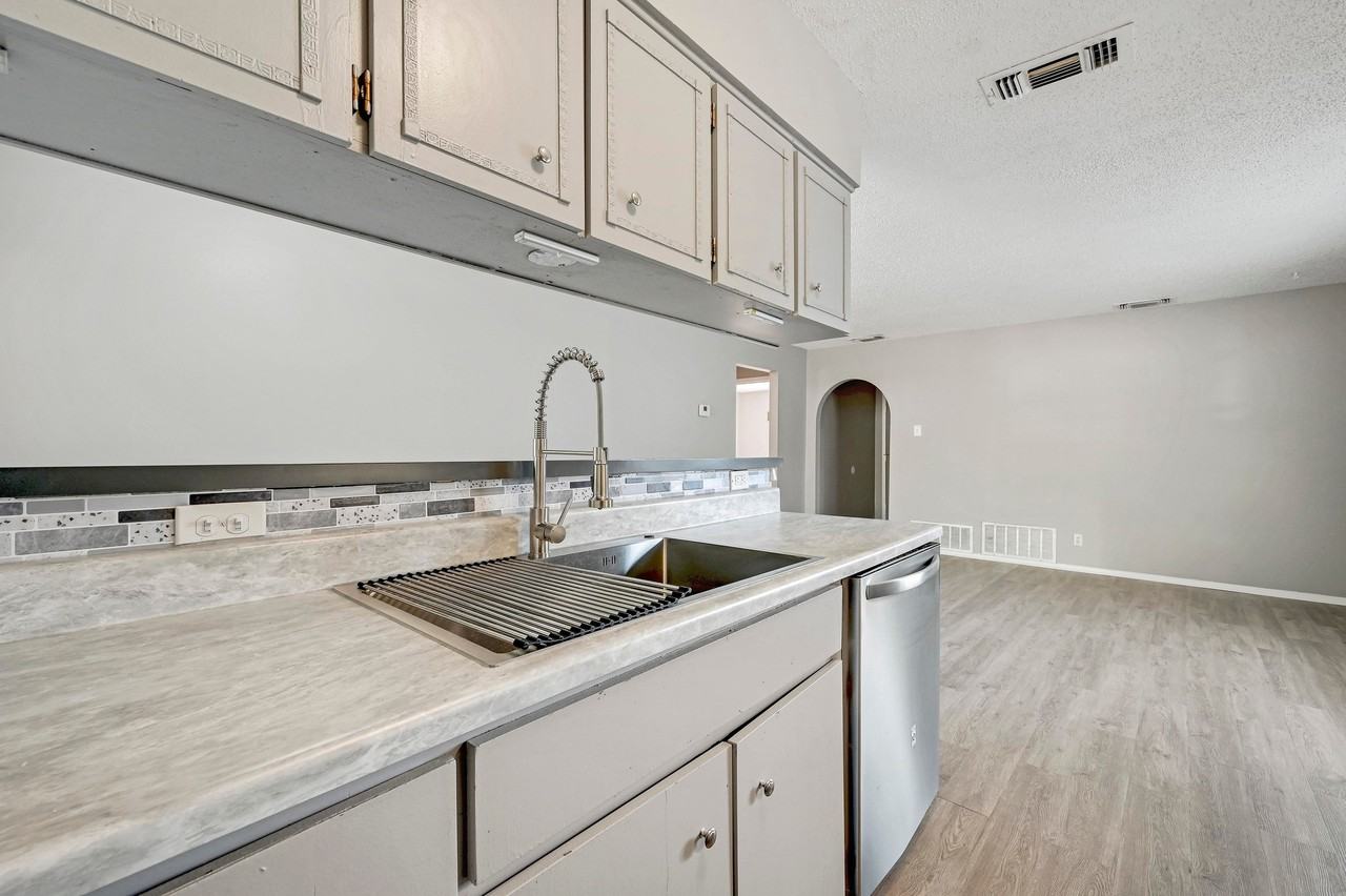 2105 Darwin Drive #NA - Photo 6 of 16