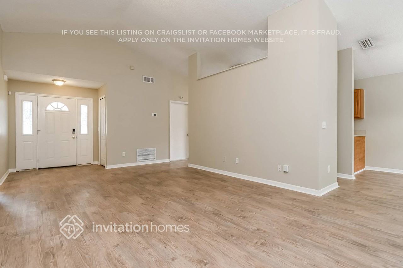 6551 Chantry St - Photo 3 of 15