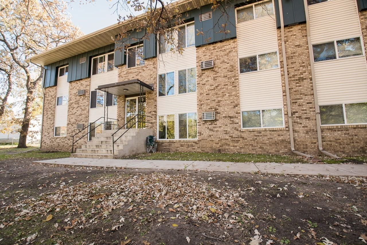 1 Rivercrest Drive - Photo 2 of 49